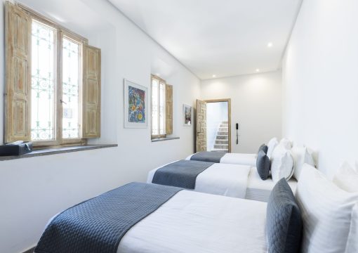 Room LILYA